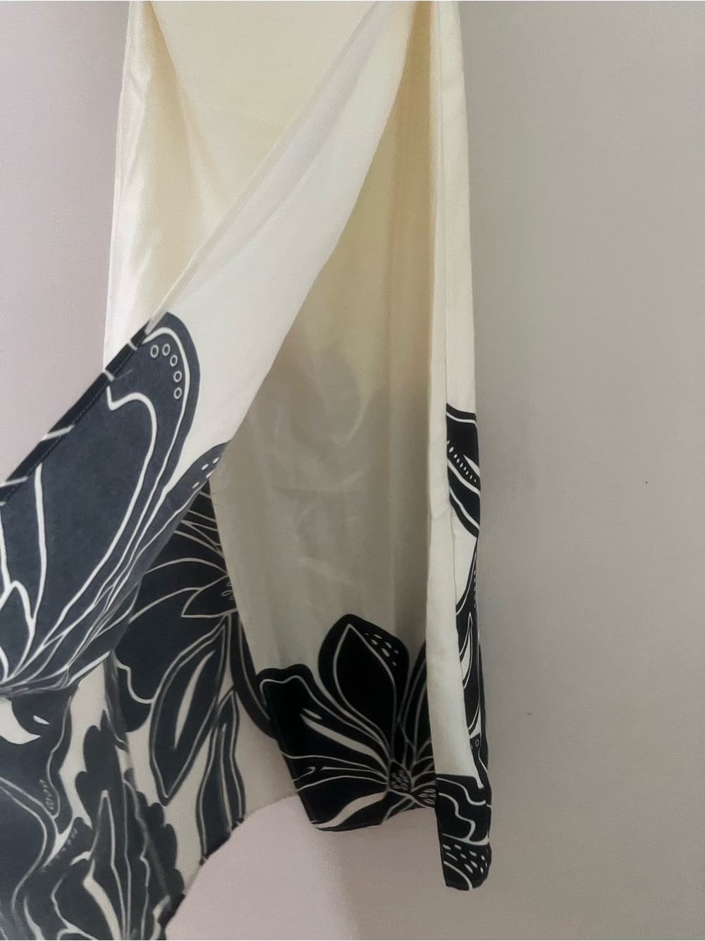 House of Harlow 1960 Strapless Cream Maxi Dress with Black Floral Hem - Picture 4 of 9